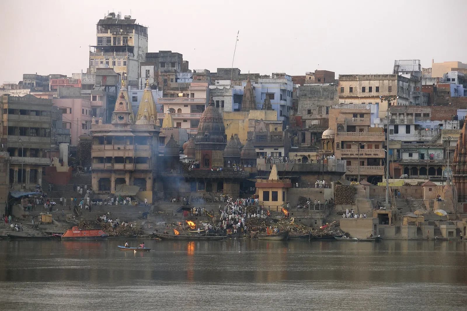 Dashashwamedh Ghat in Varanasi, lined with pilgrims and boats on the Ganga