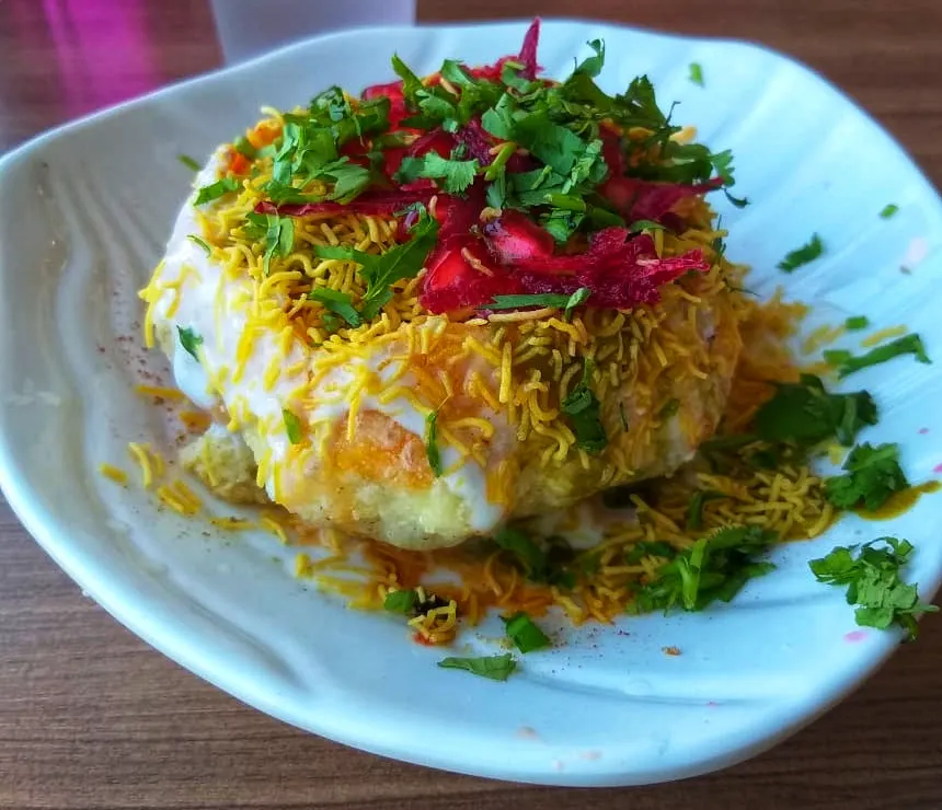 A Rajasthani kachori served with chutney